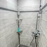 - Haus E, App 0e0802 *