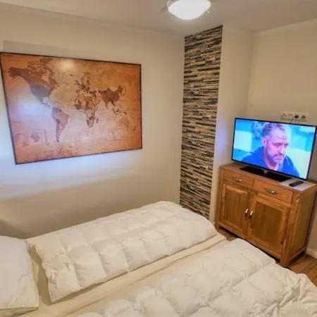 - Haus E, App 0e0802 *