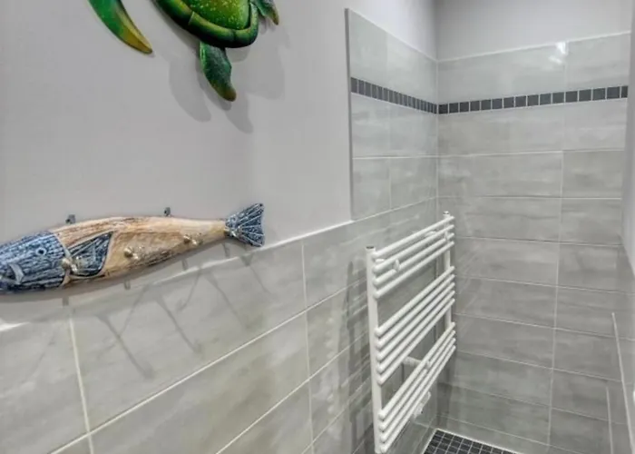 - Haus E, App 0e0802 *