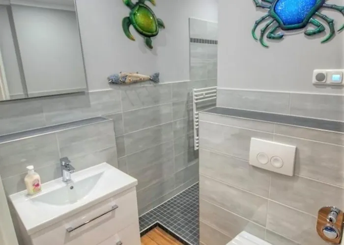 - Haus E, App 0e0802 Appartement *